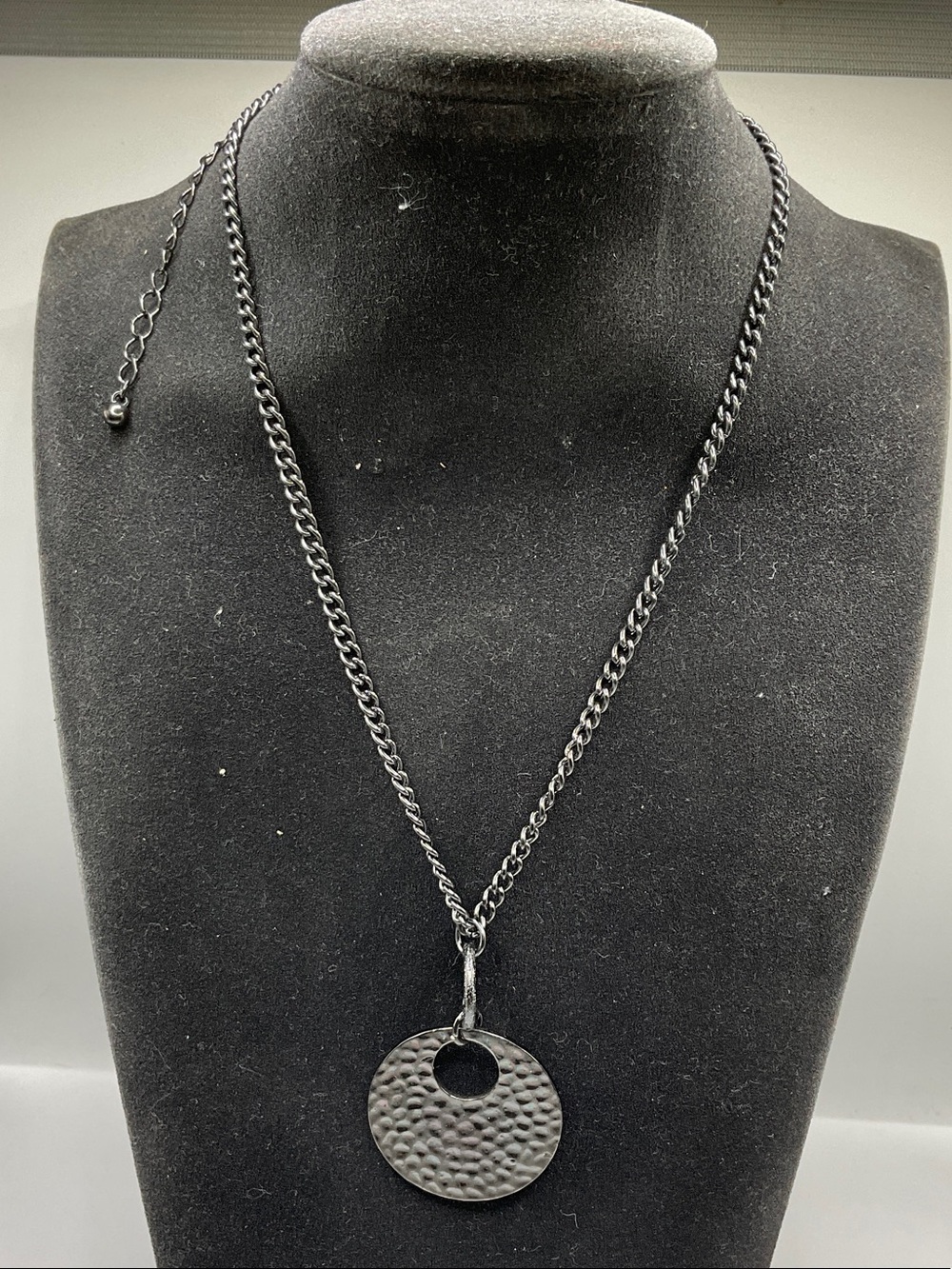 Black earring & necklace set